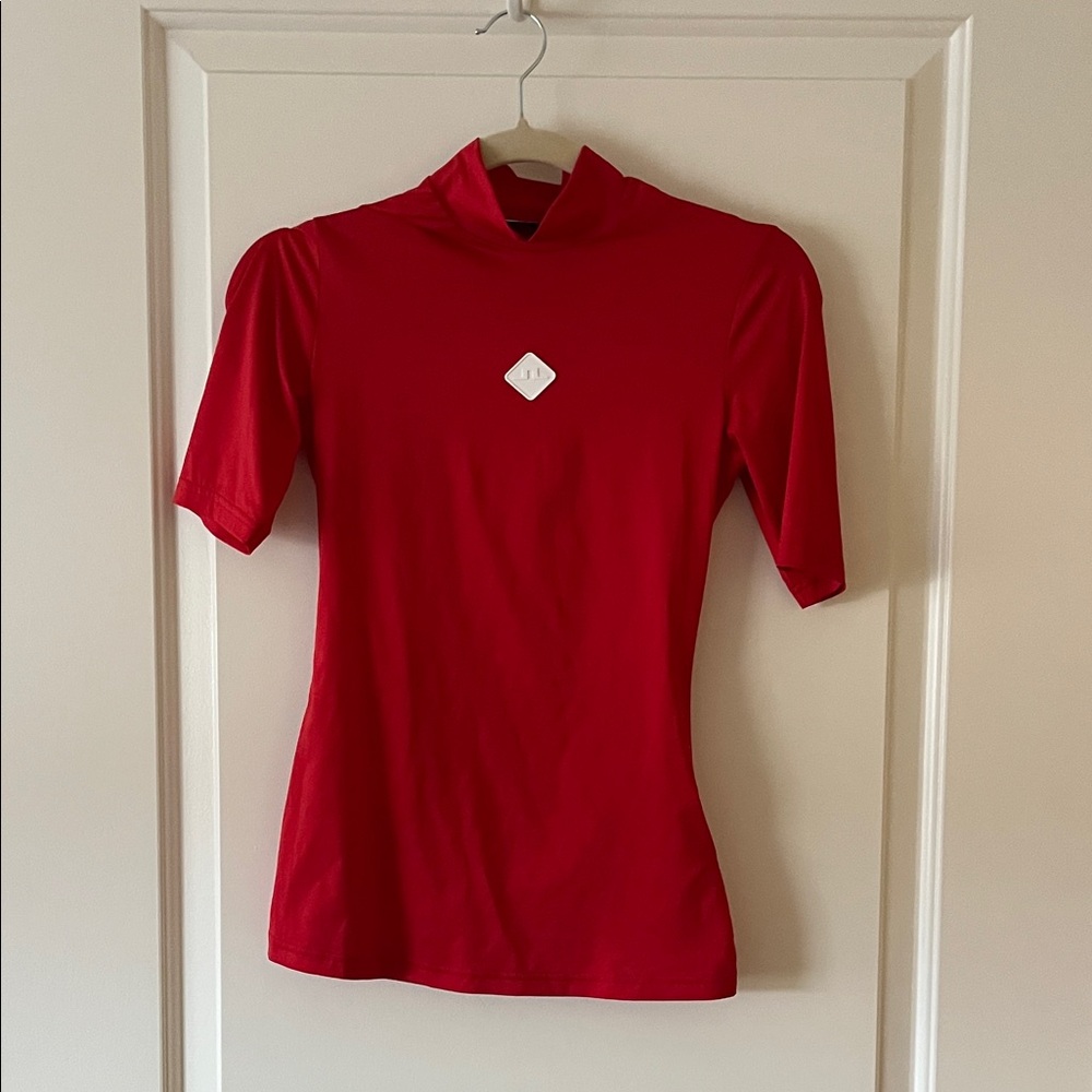 Slim Fit Short Sleeve Mock Neck Tee in Red